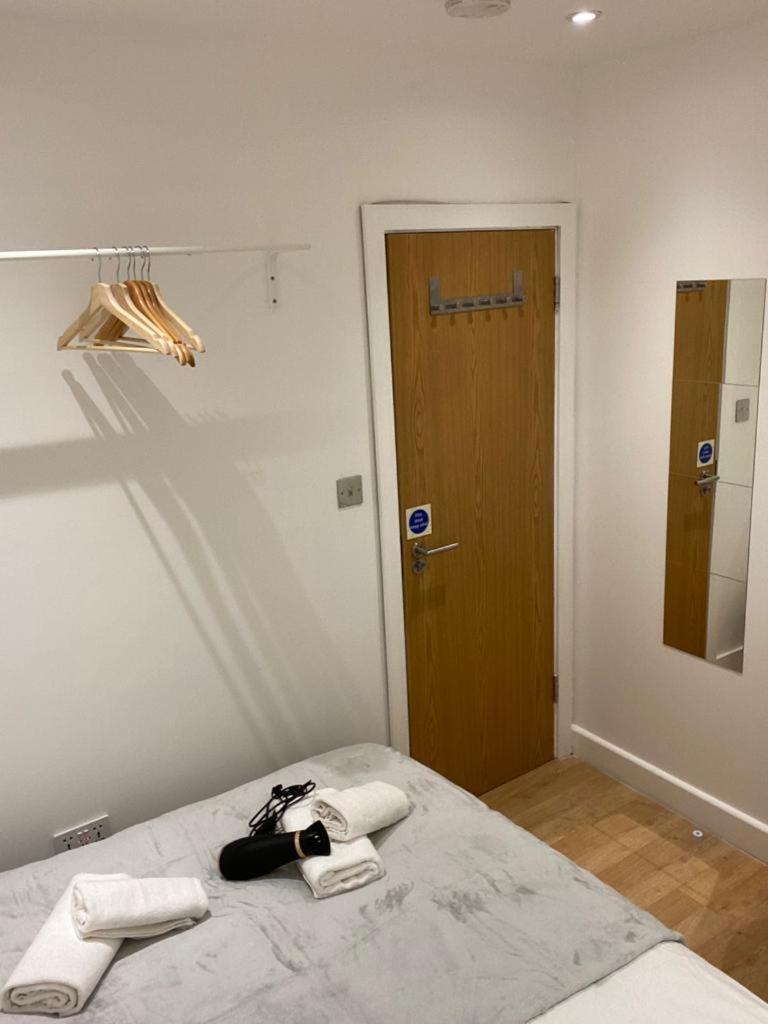 Private Near Euston Station, * Londen