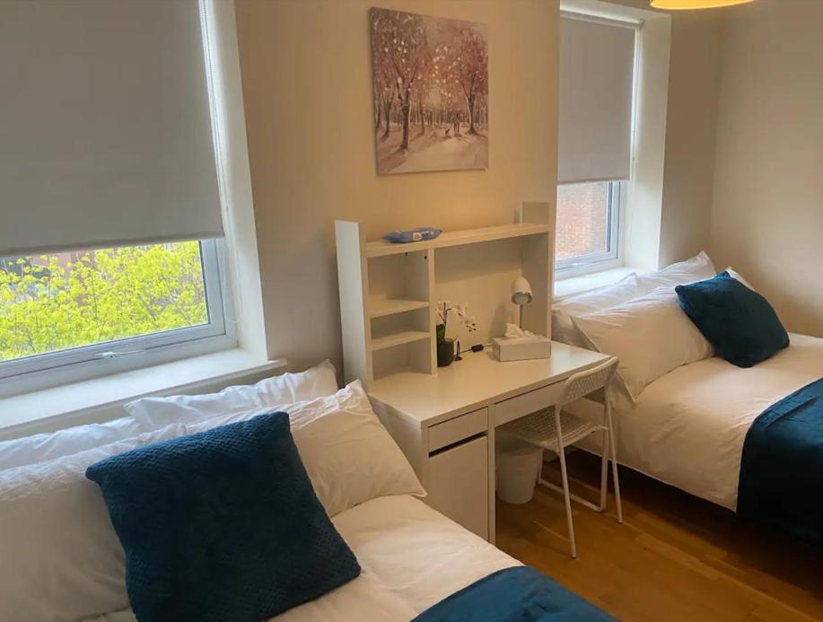 Private In Euston Square, Homestay