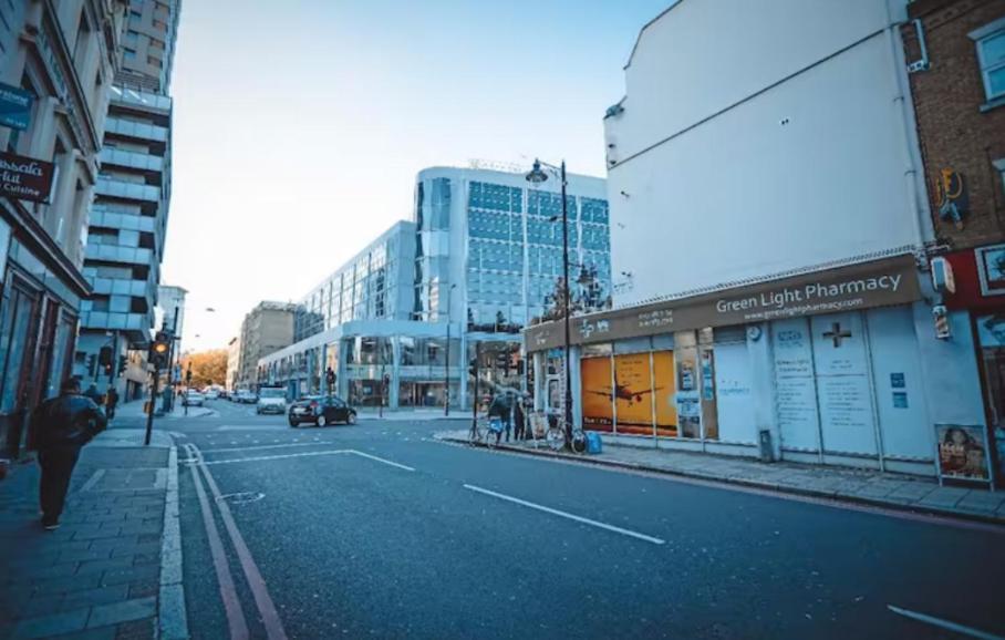 Private In Euston Square, * London