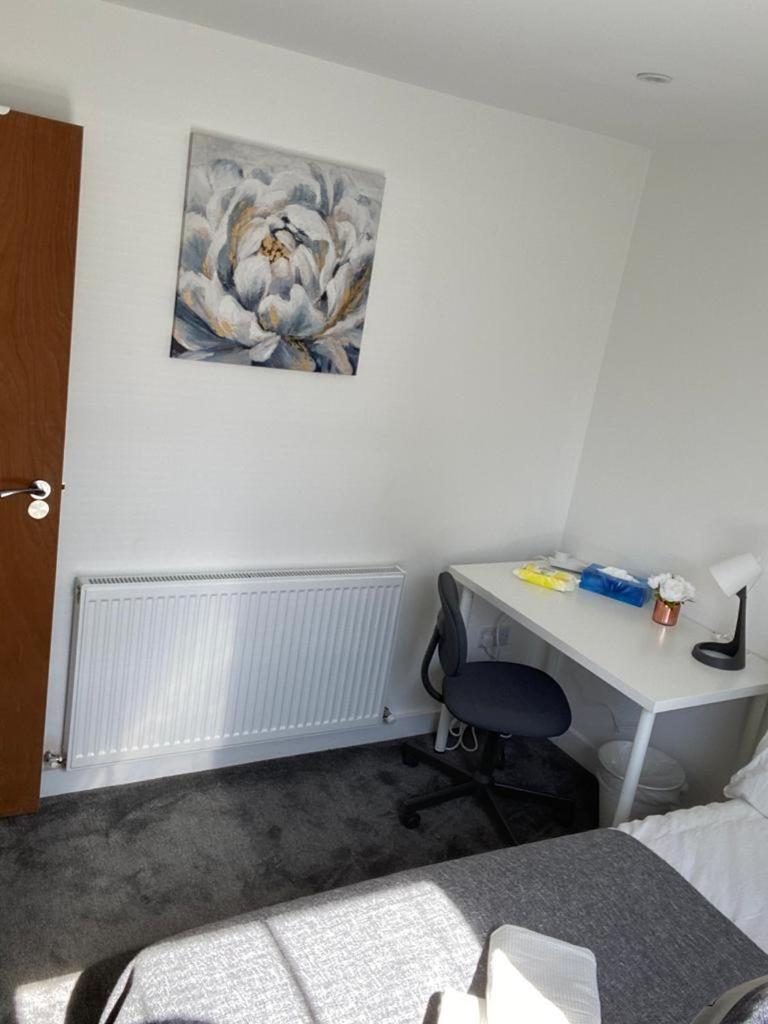 Comfy Private Bedrooms In Euston, Homestay