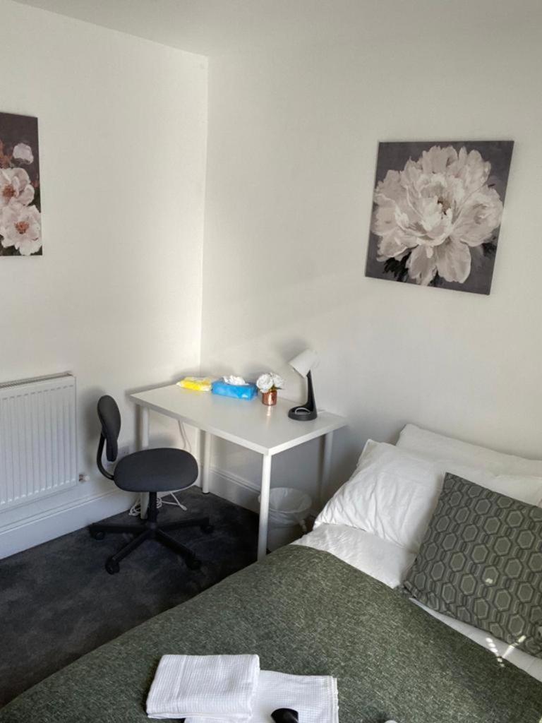 Habitación en casa particular Comfy Private Bedrooms Near Euston, Londres