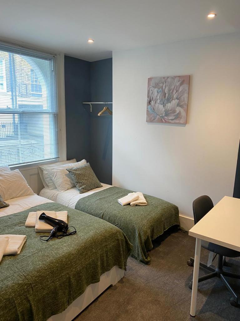 Homestay Comfy Private Bedrooms In Euston, *