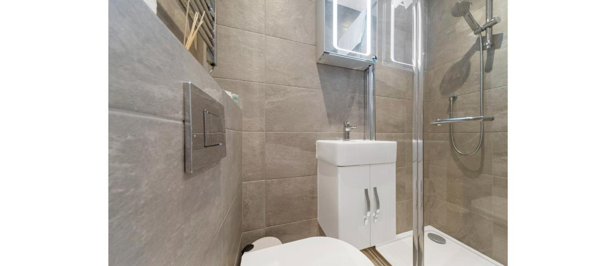 Tiny In Very Location Apartment London
