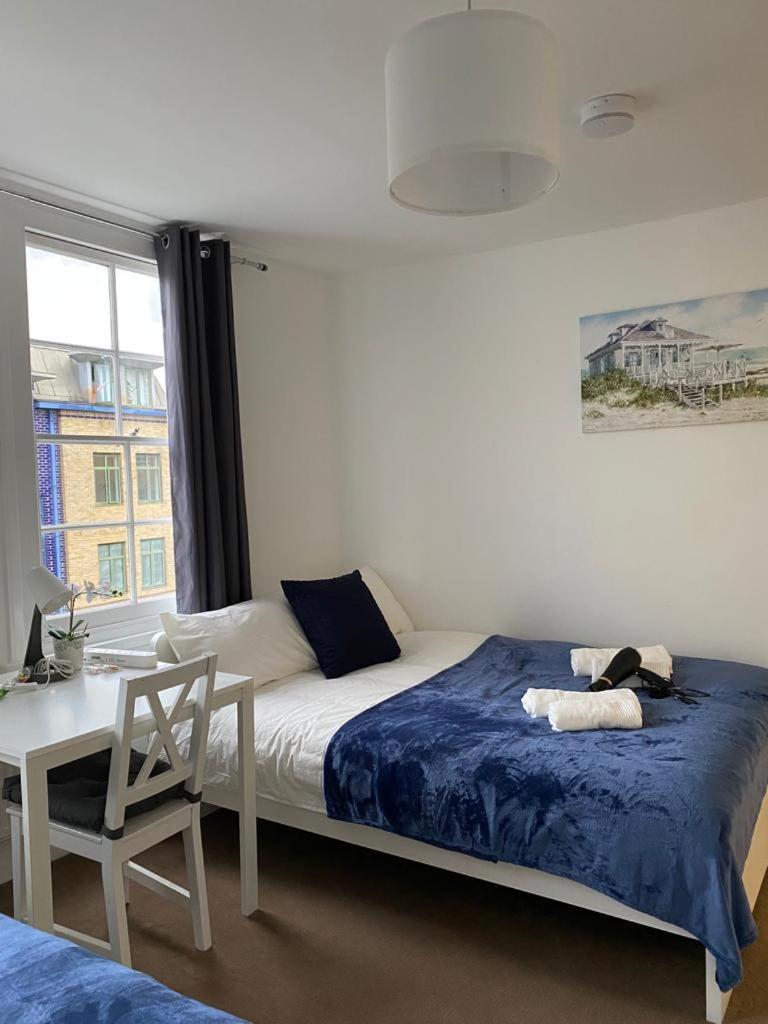 Homestay Private Bedrooms In Camden Town, *