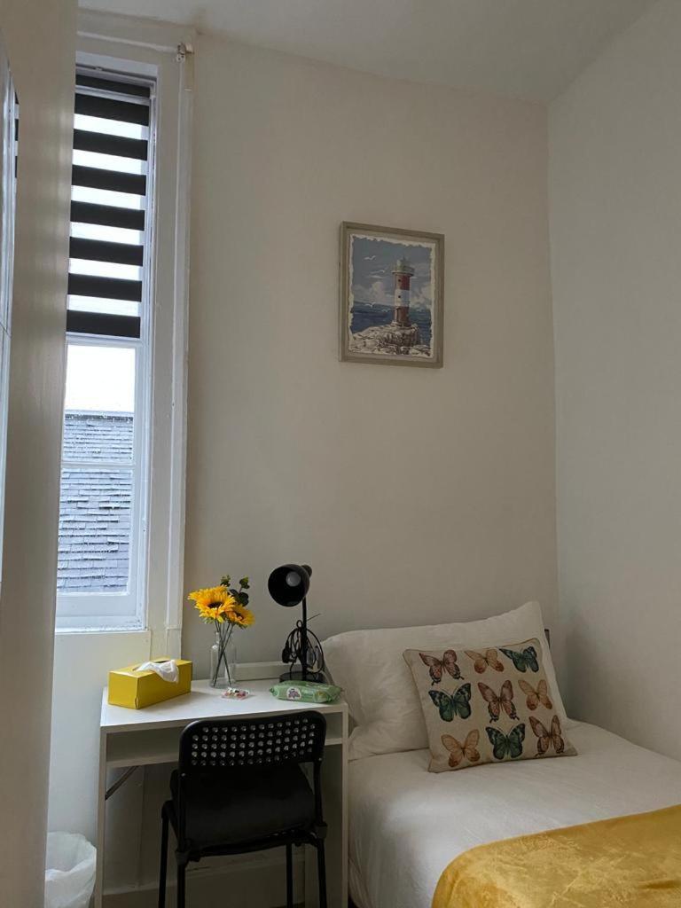 Private Bedrooms In Camden Town, Homestay *