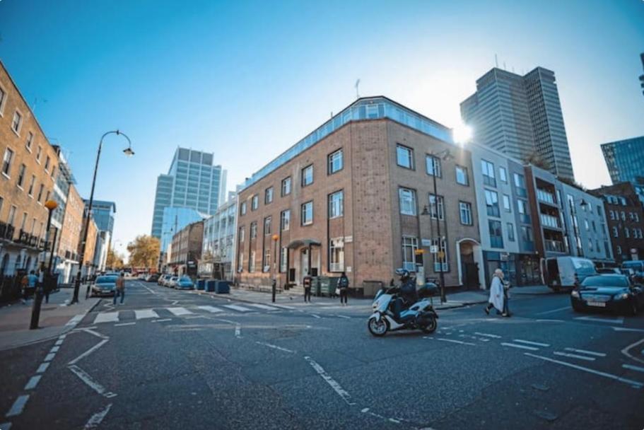Comfy Private Bedrooms Near Euston Station, Homestay London