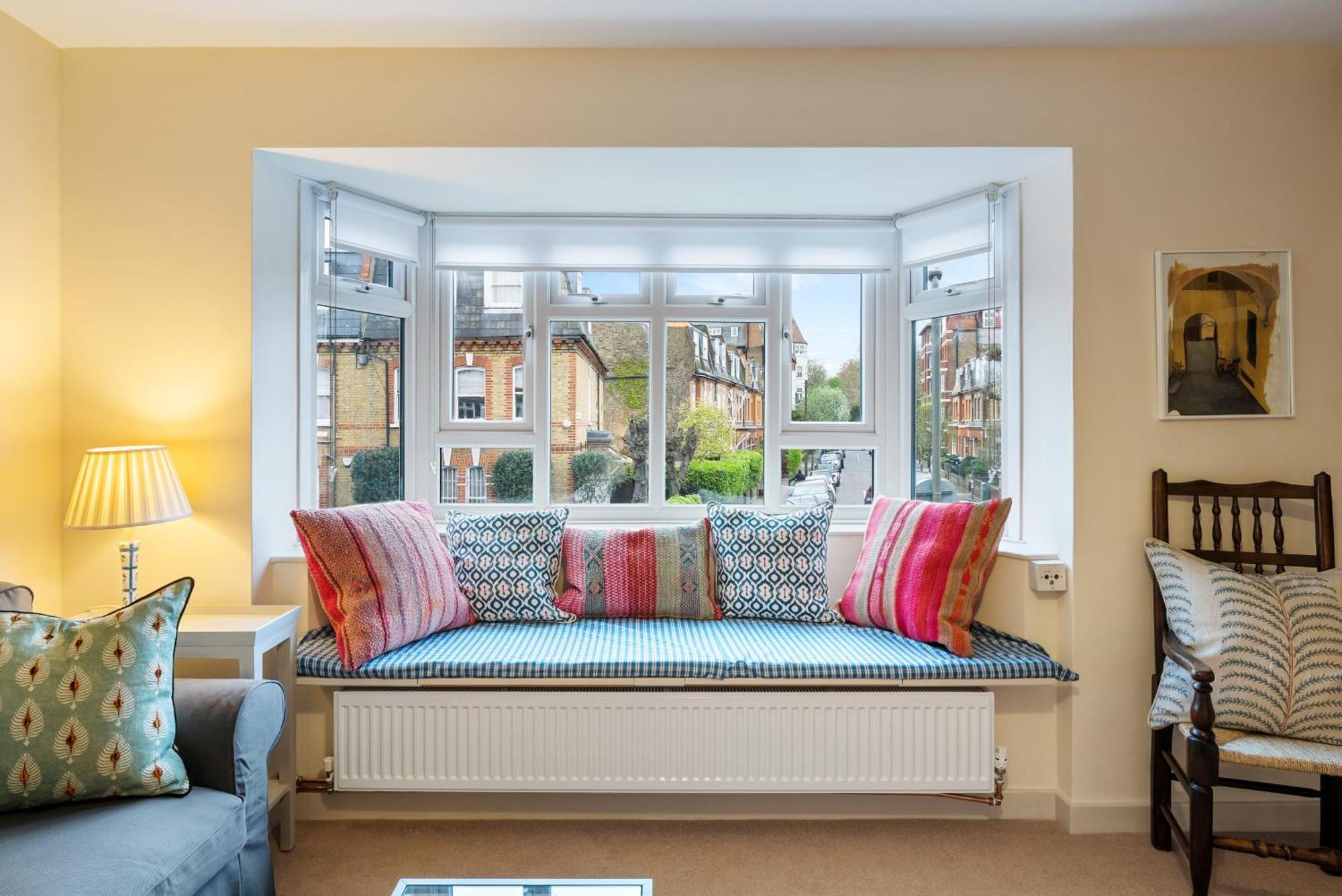 Bright & Cosy Gem ~ Battersea Park View ~ King Bed Leilighet London