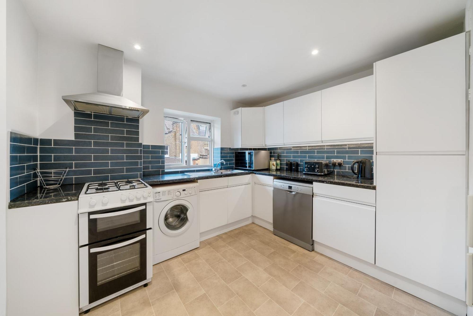 Bright & Cosy Gem ~ Battersea Park View ~ King Bed Leilighet London