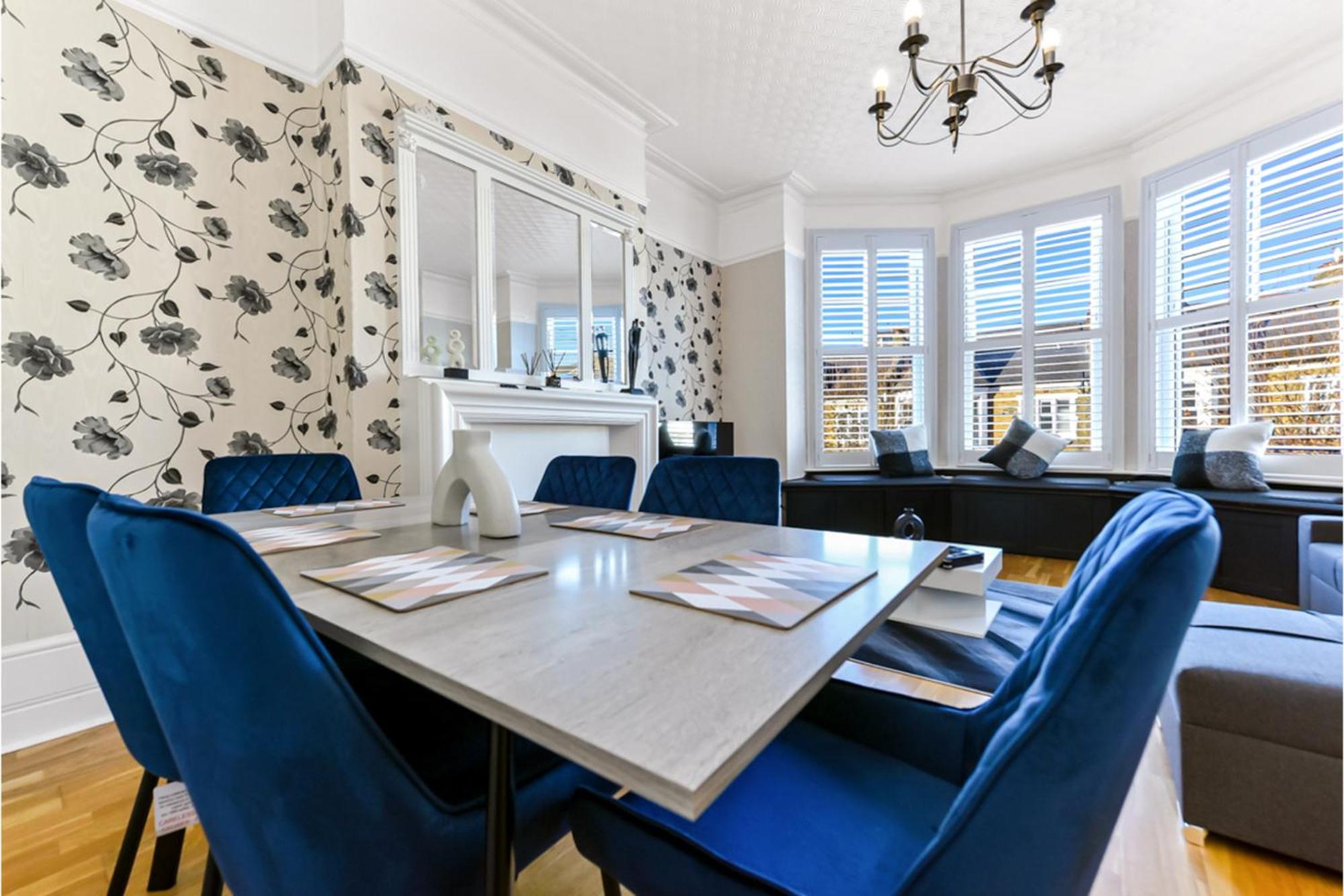 Peaceful And Radiant 3br Flat Apartment London