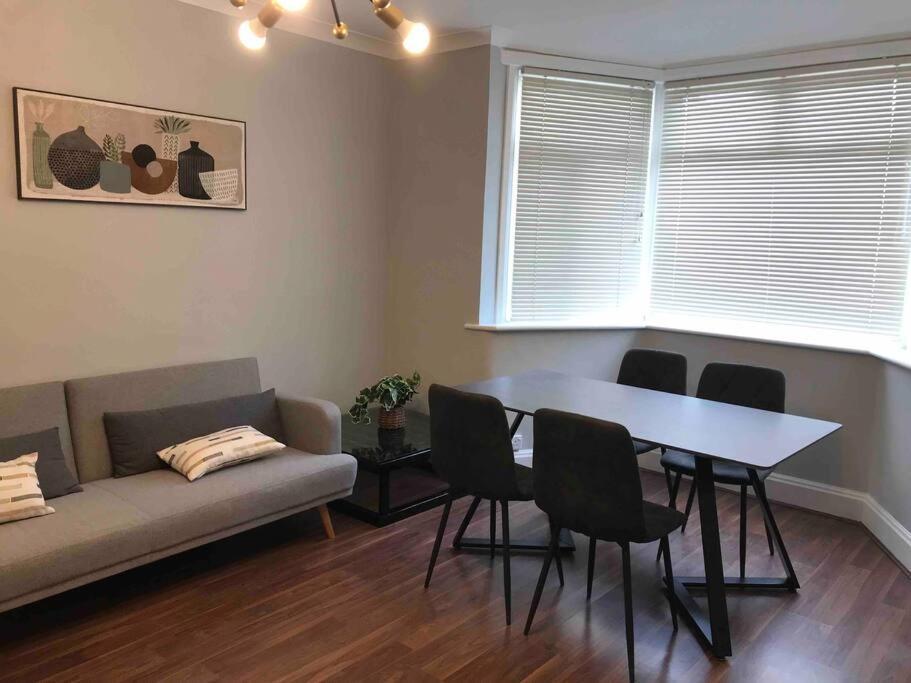 Apartment Spacious Kosher Flat In Golders London