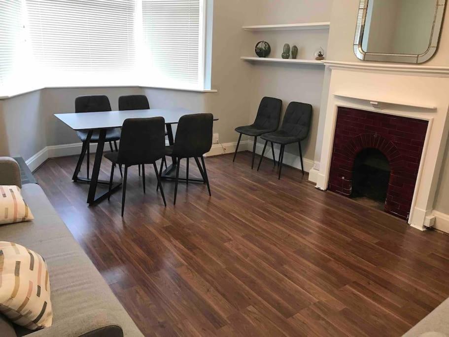 Apartment Spacious Kosher Flat In Golders London