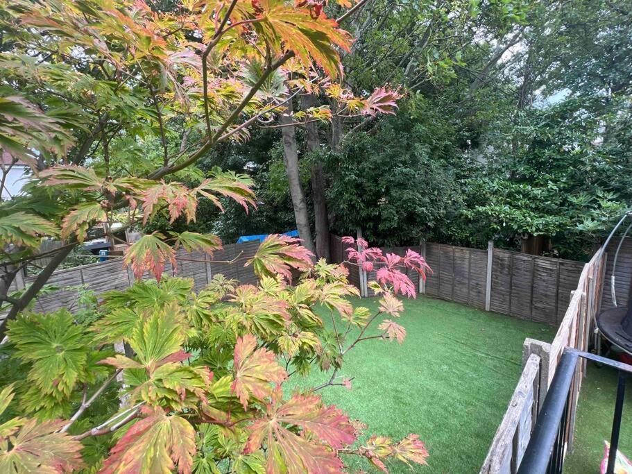 Apartment Spacious Kosher Flat In Golders