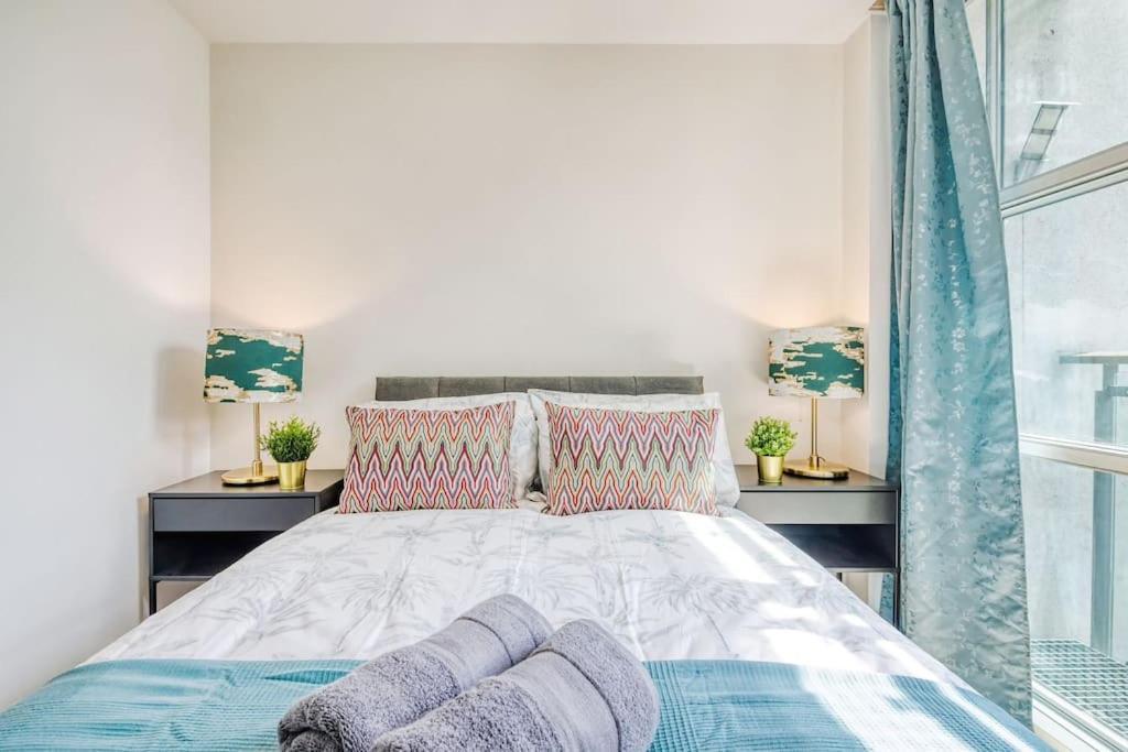 2 Bedroom Flat Edgware Road * Londen