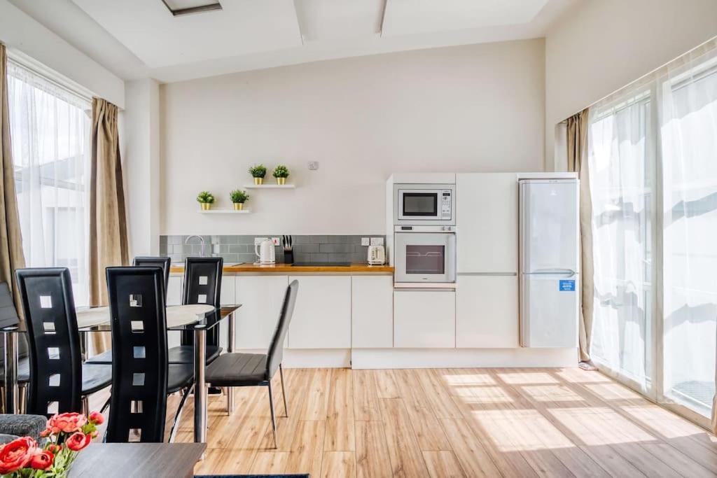2 Bedroom Flat Edgware Road *