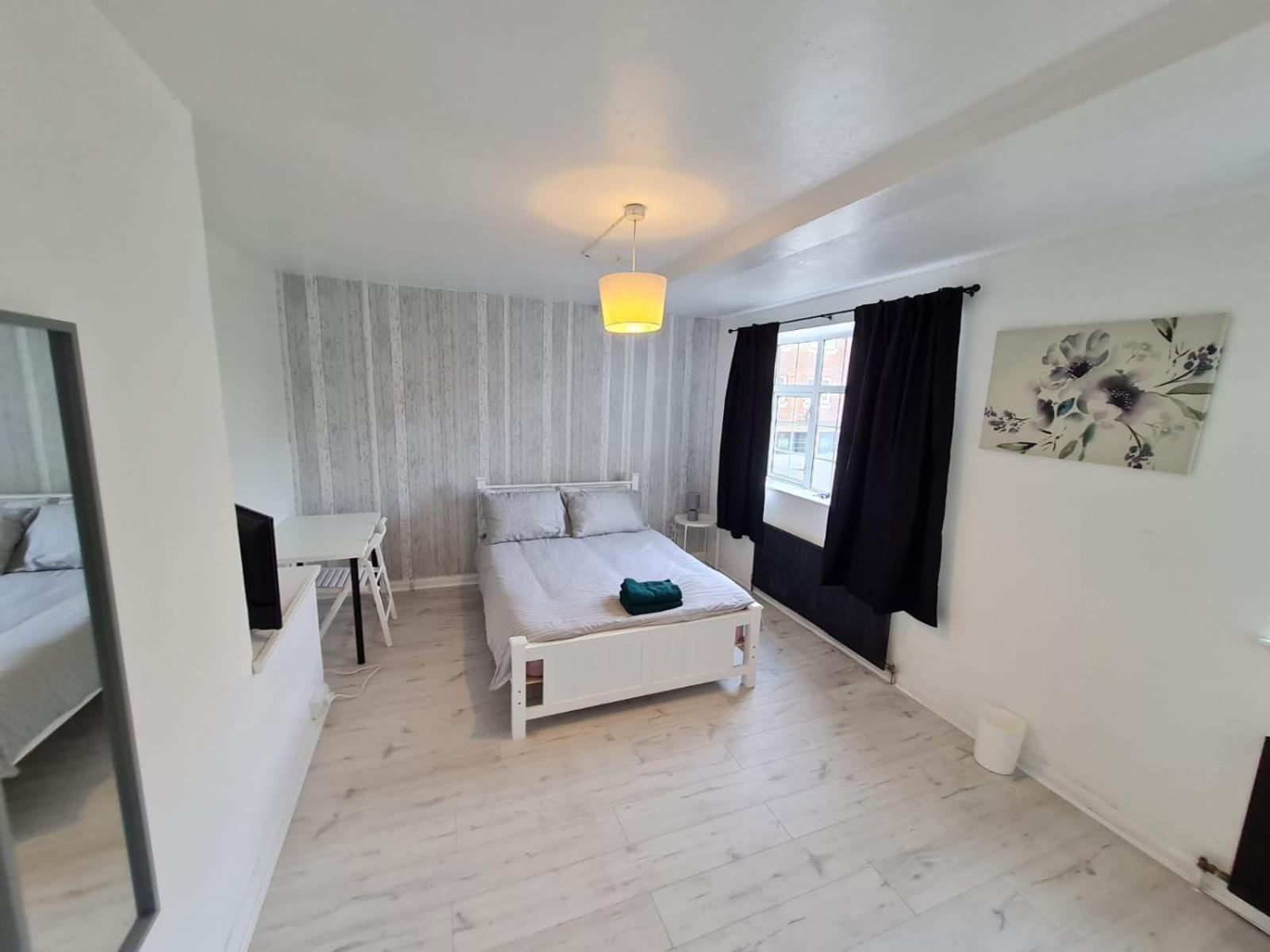 E2 Guest house London