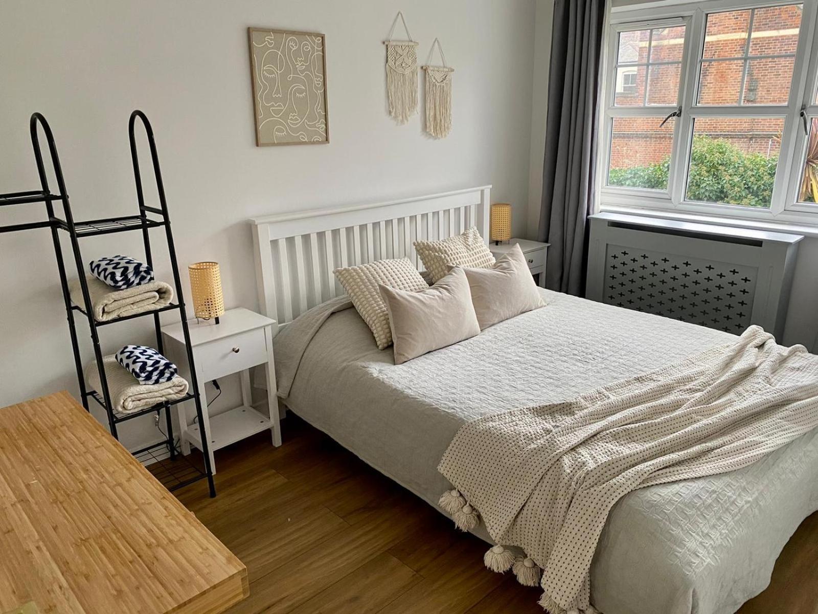 Holiday home 3 Bedroom House 2 Stops From Bridge London