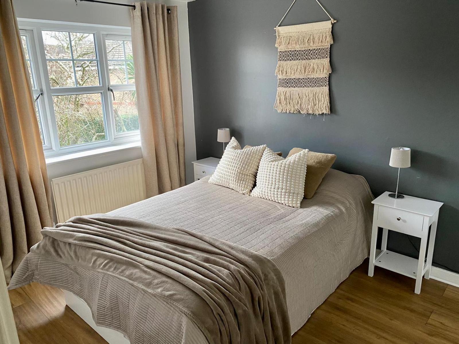 3 Bedroom House 2 Stops From Bridge London