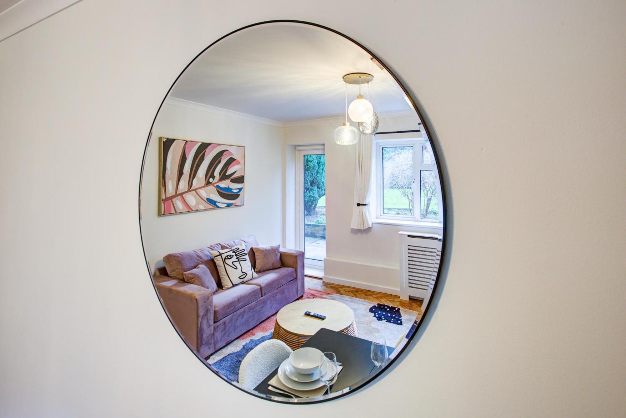 Artsy Serviced - Highgate London