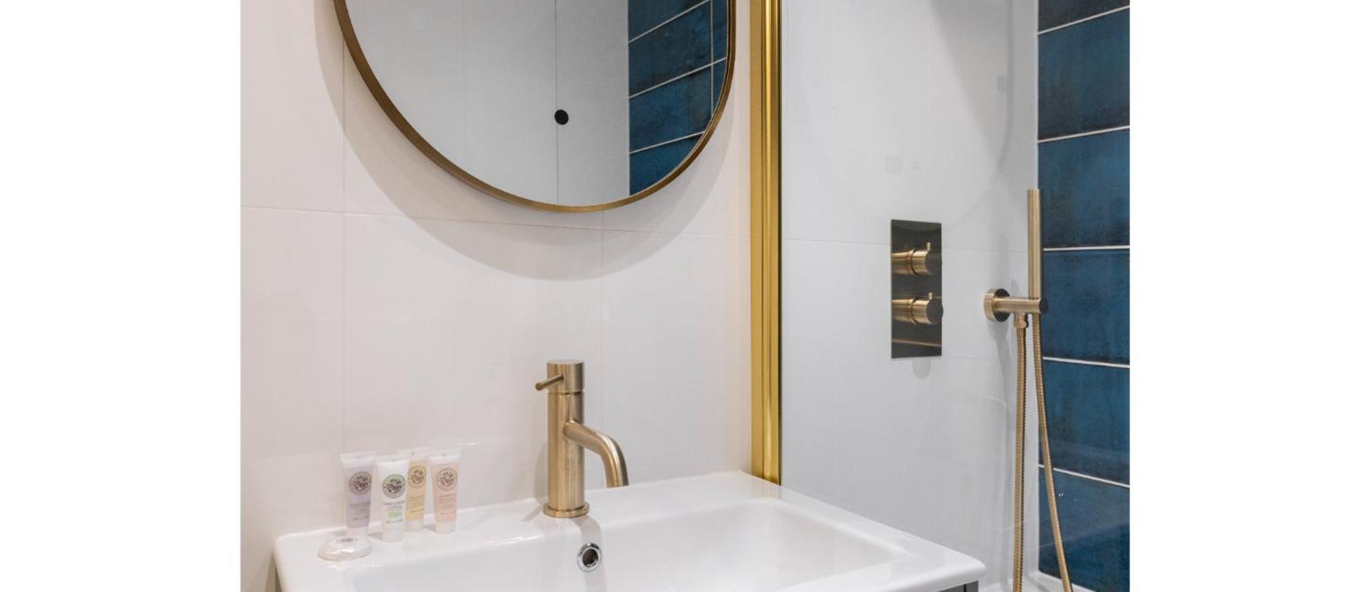 Sleek And Modern 1-br 1 Mile To Borough Market Apartment London