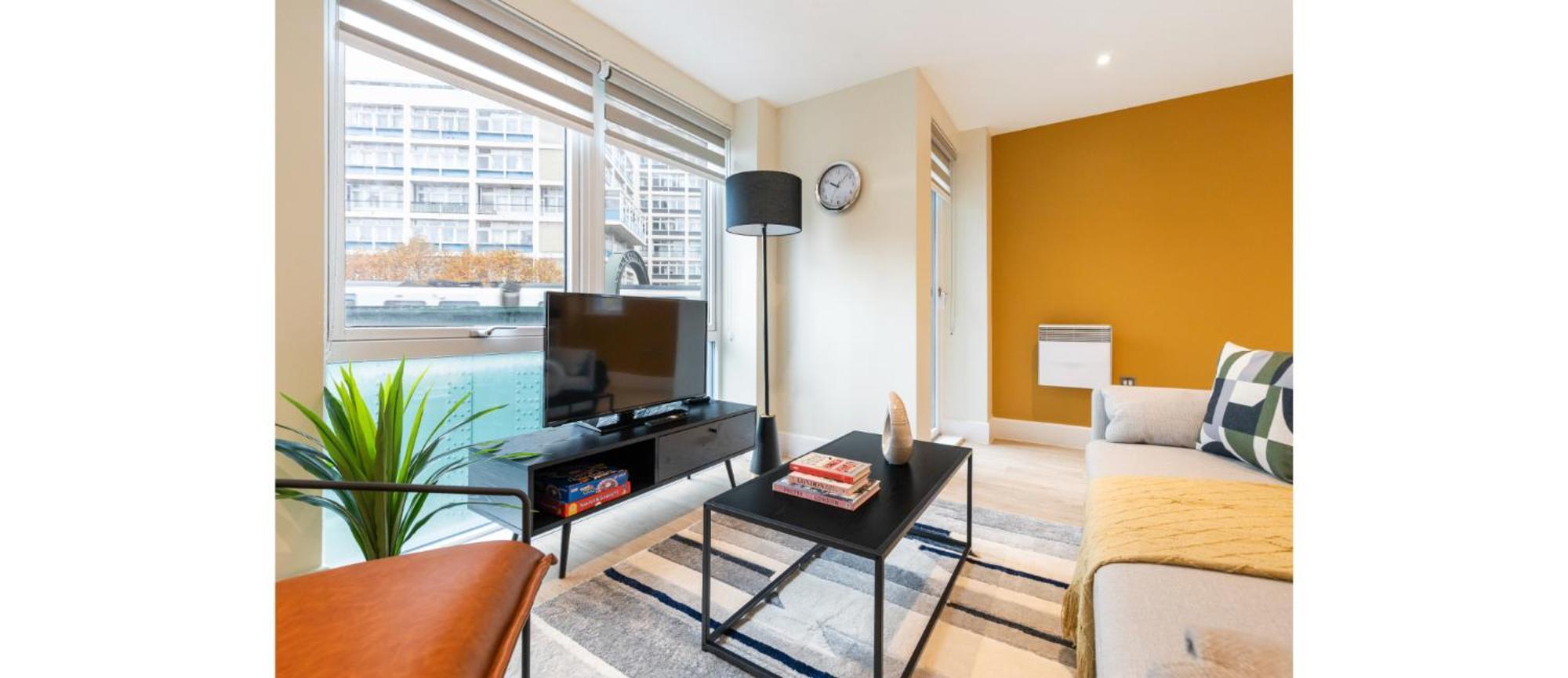 Apartment Your Home: 1br Flat With Modern Amenities *