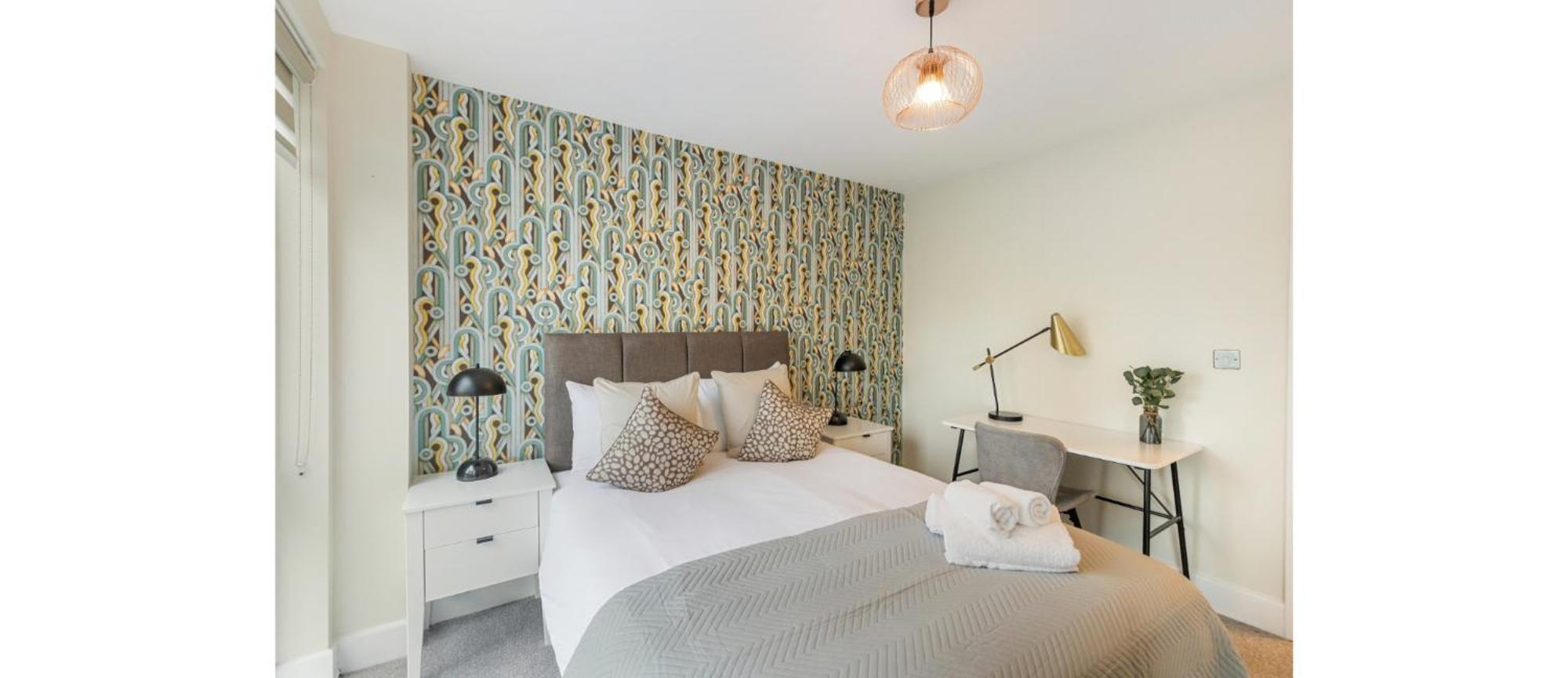 Apartment Your Home: 1br Flat With Modern Amenities