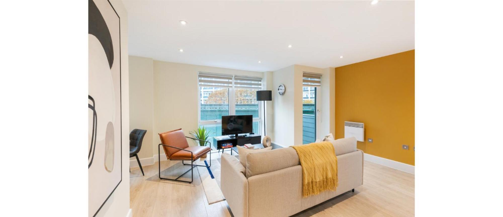 Apartment Your Home: 1br Flat With Modern Amenities