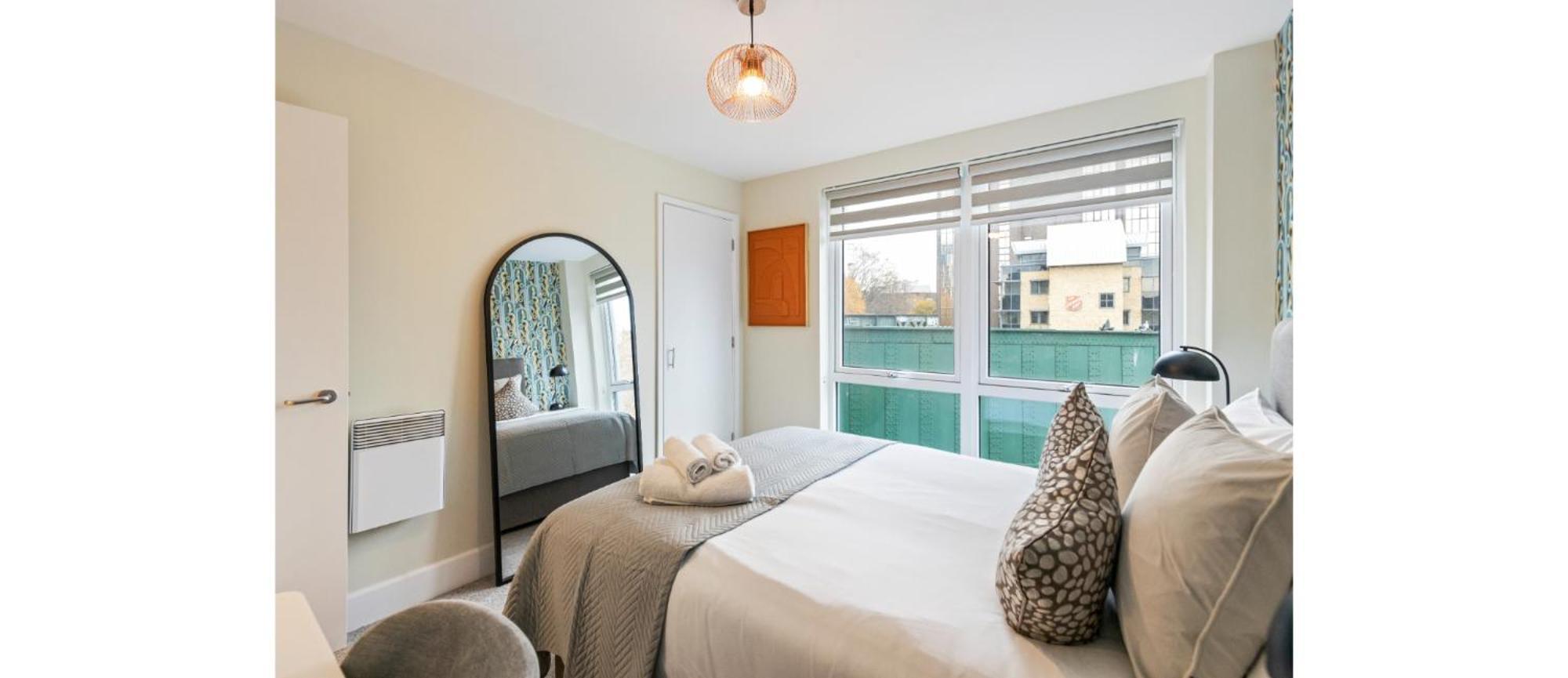 Apartment Your Home: 1br Flat With Modern Amenities *
