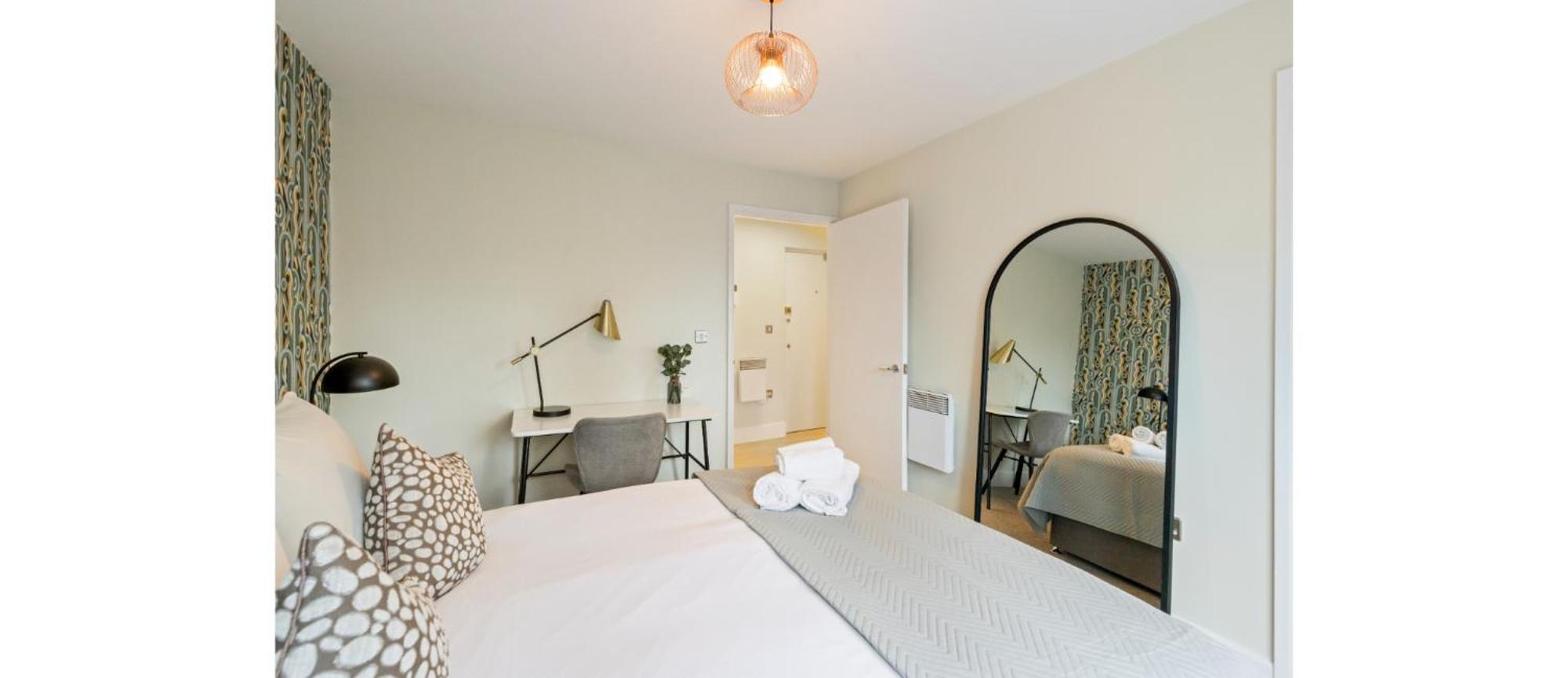 Your Home: 1br Flat With Modern Amenities Apartment *