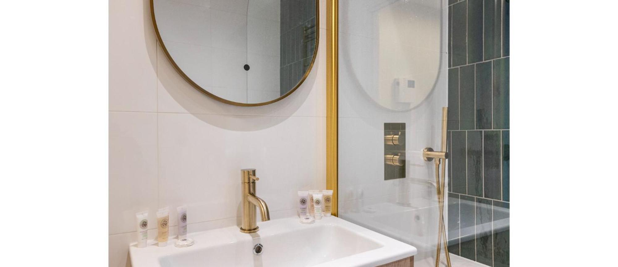 Your Home: 1br Flat With Modern Amenities Apartment *
