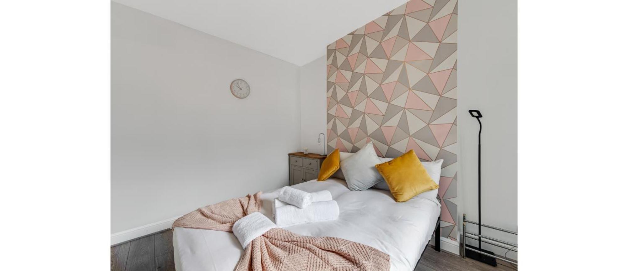 Spacious Two Bedroom In Wood Green Appartement *