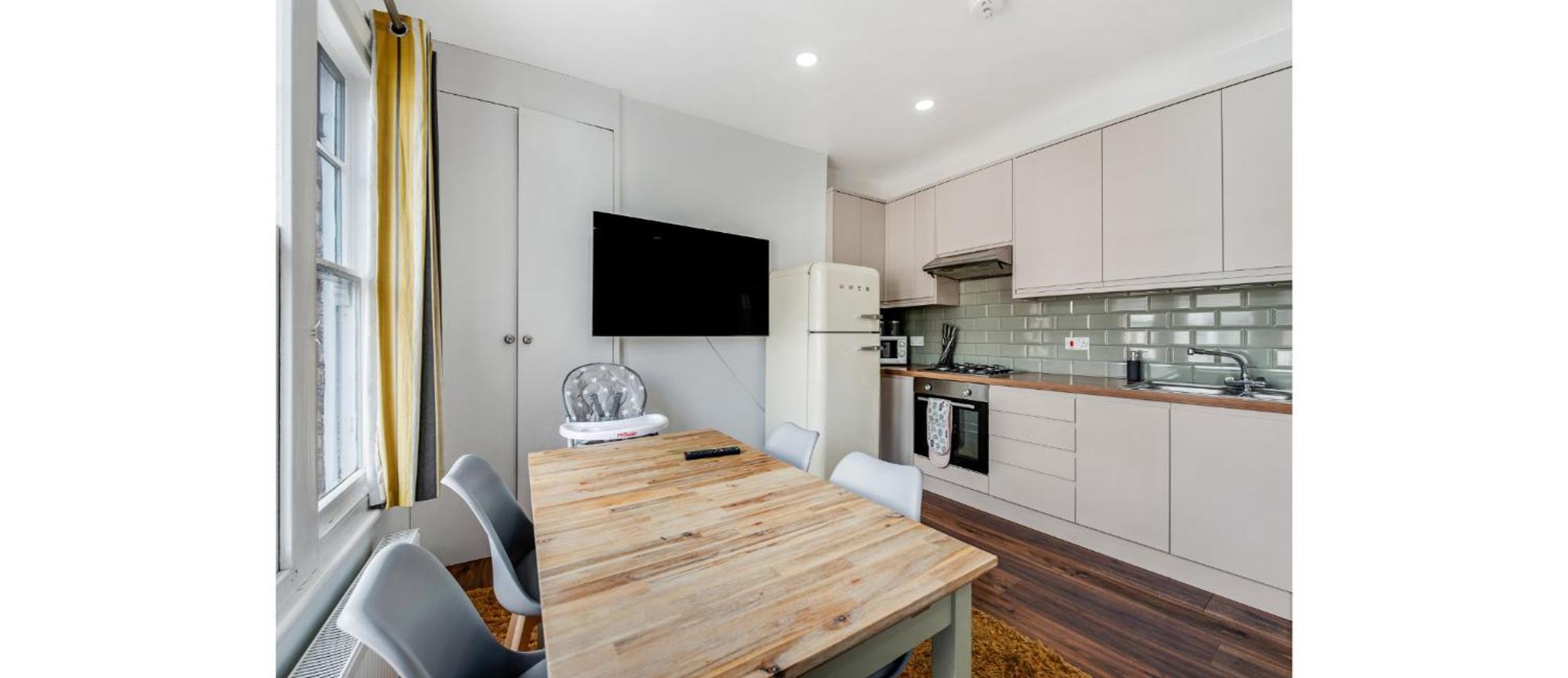 Spacious Two Bedroom In Wood Green