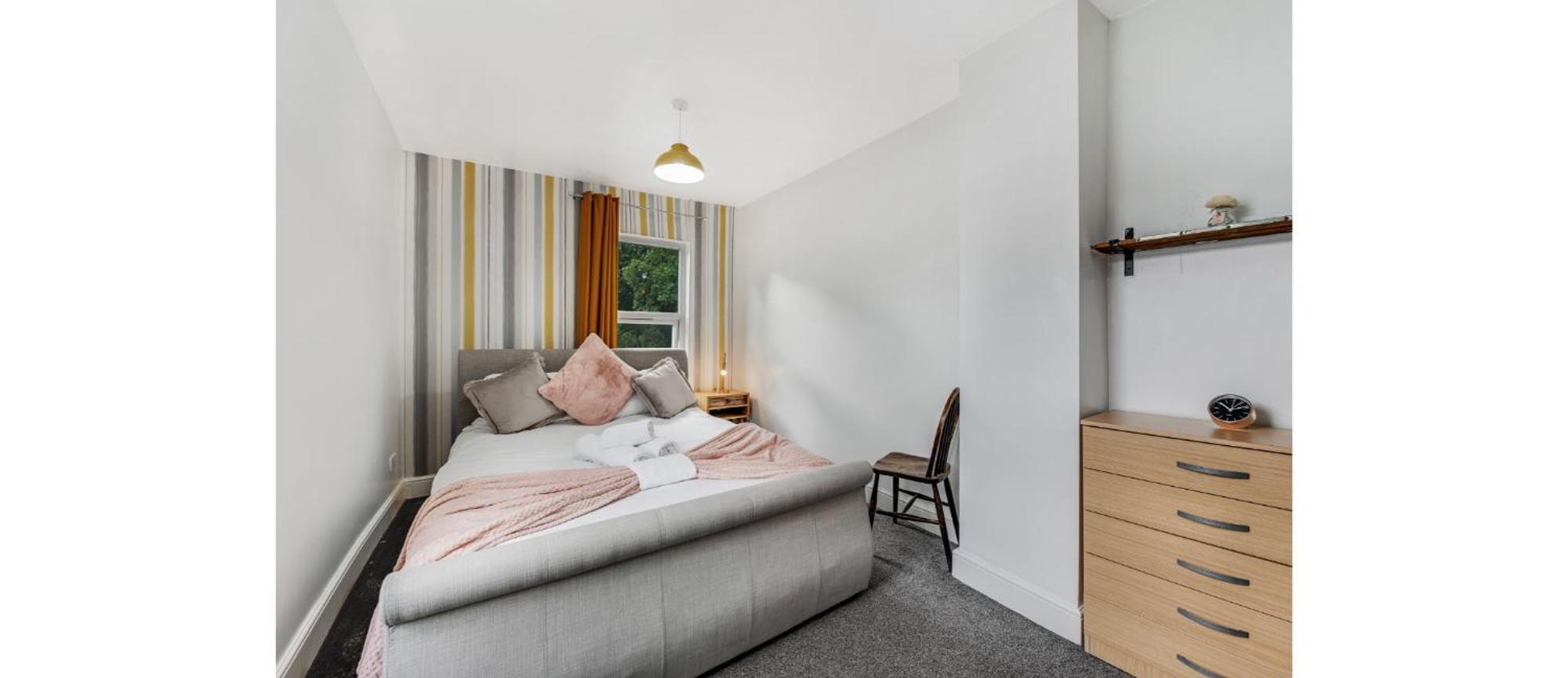 Appartement Spacious Two Bedroom In Wood Green