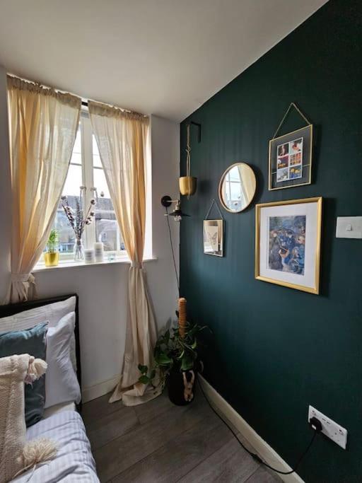 Stylish Putney Village Flat * Londen