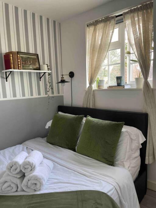 One Bedroom Putney Village Flat London
