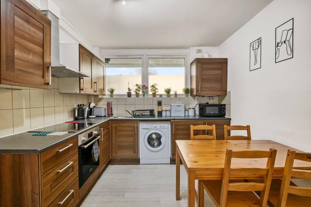 Peaceful 2-bed South Bank Londen