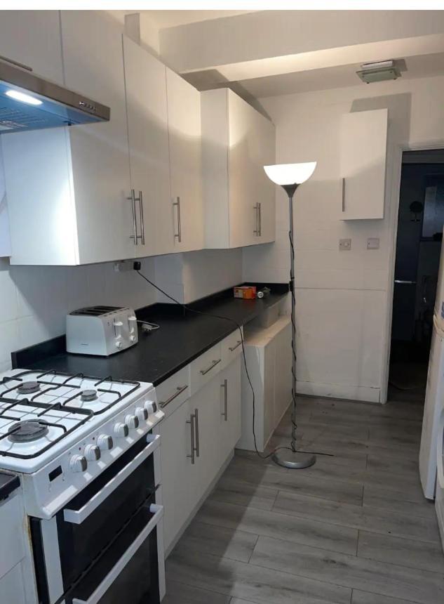Guest house Cozy 25 Min Liverpool Street