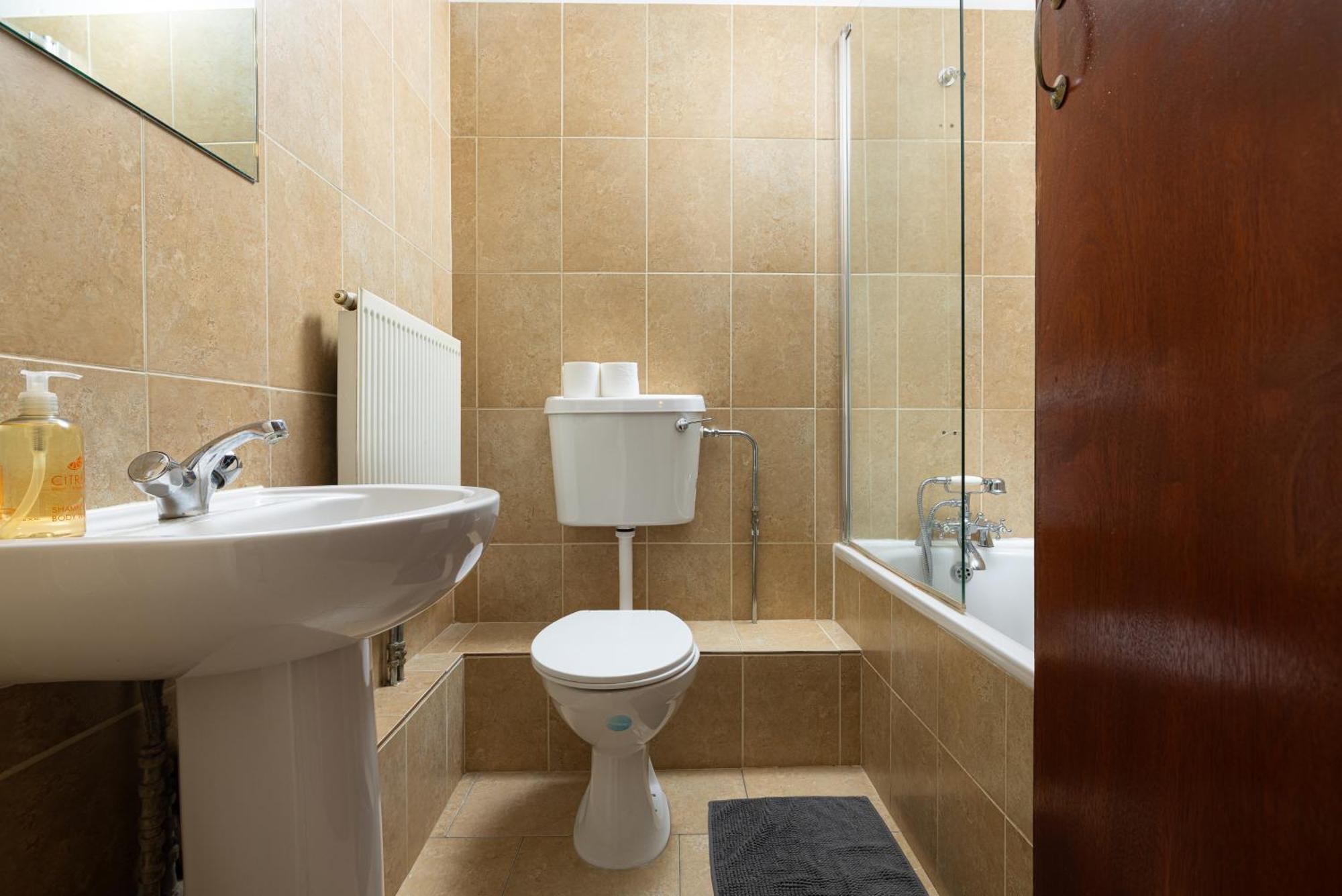 Leilighet Charmstay Swiss London