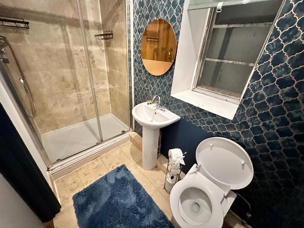 Paddington Station - 2-bedrooms, 2-baths And Living - Posh In *