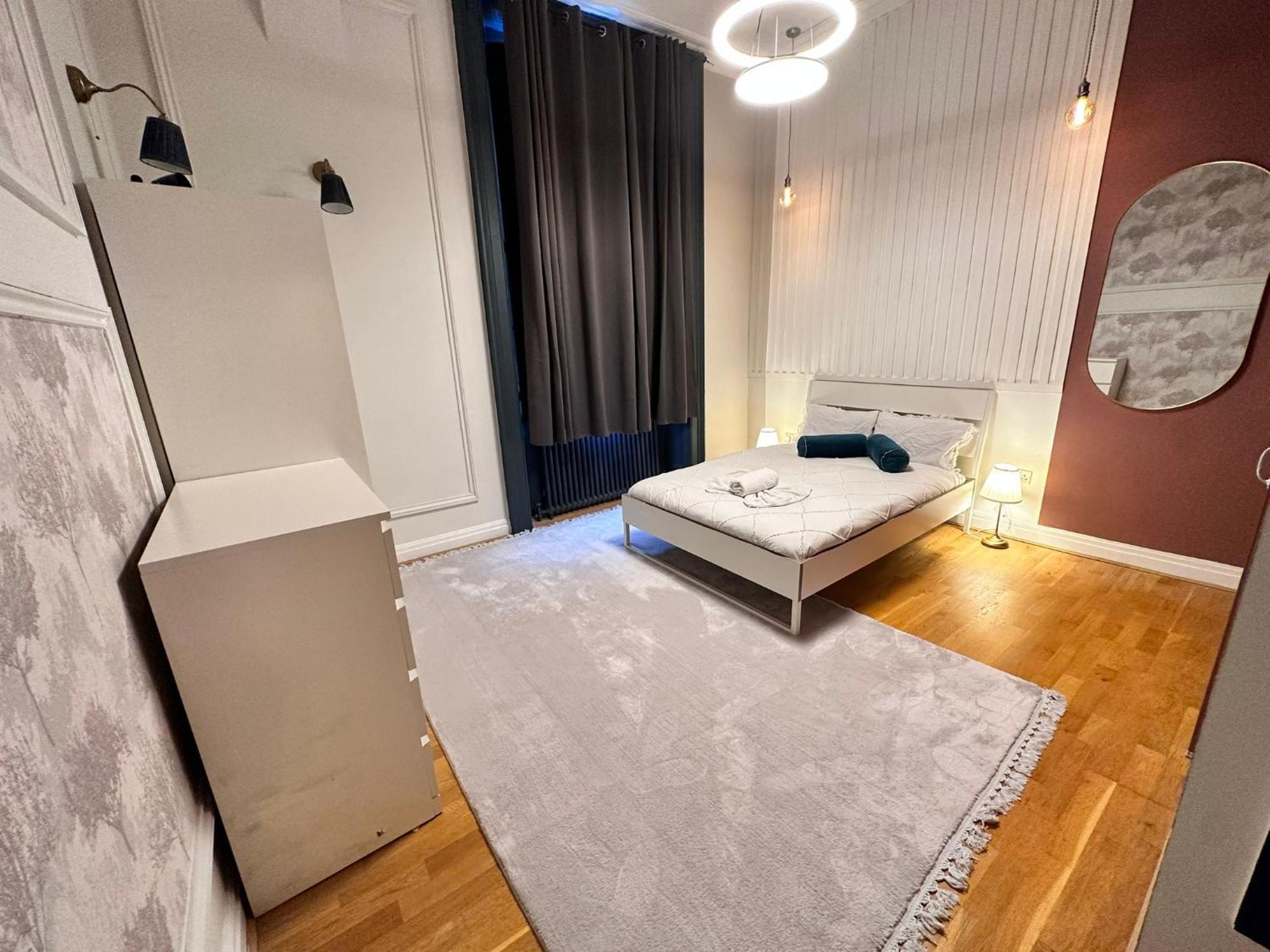 Paddington Station - 2-bedrooms, 2-baths And Living - Posh In *