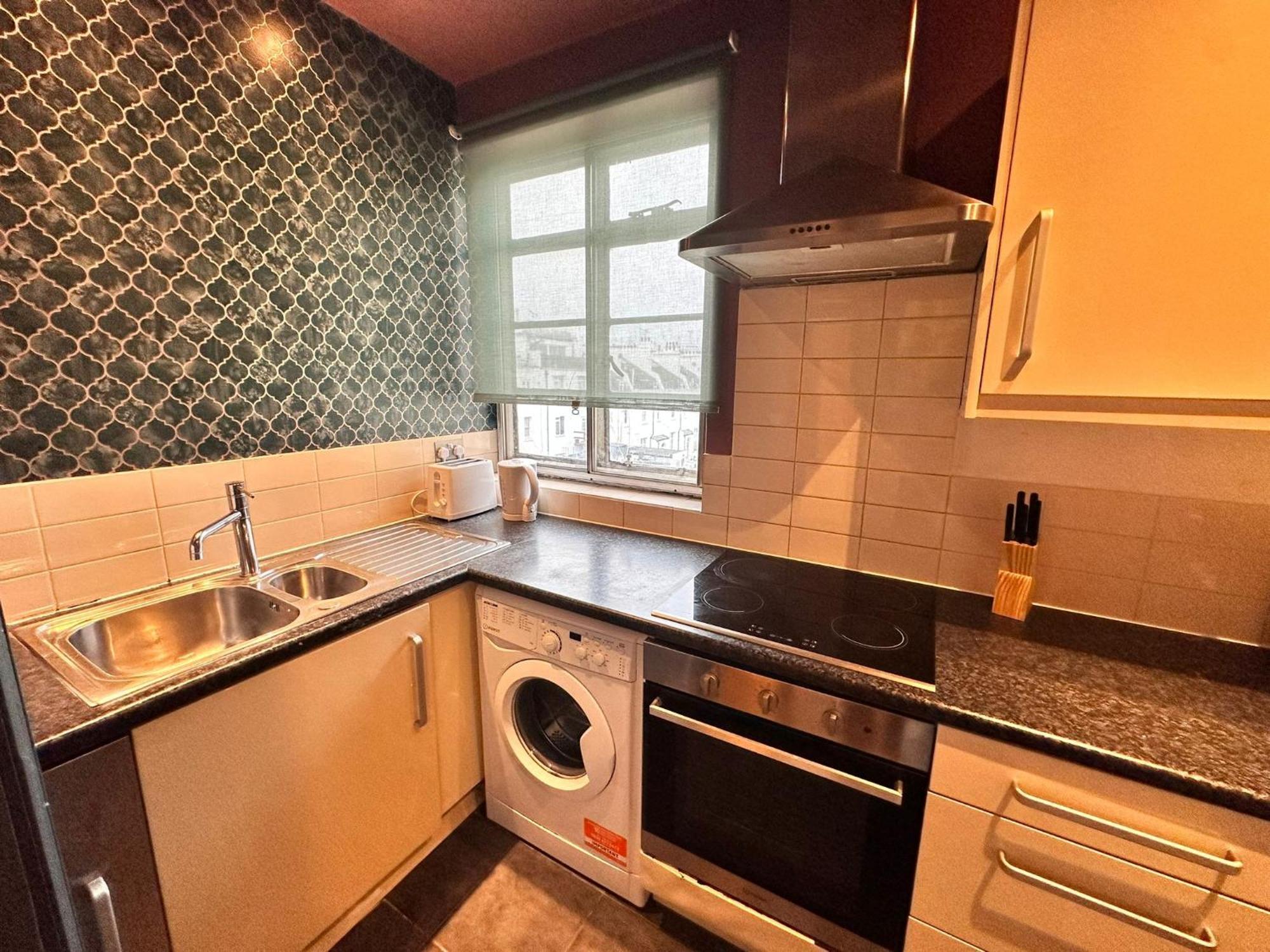Apartment Paddington Station - 2-bedrooms, 2-baths And Living - Posh In London