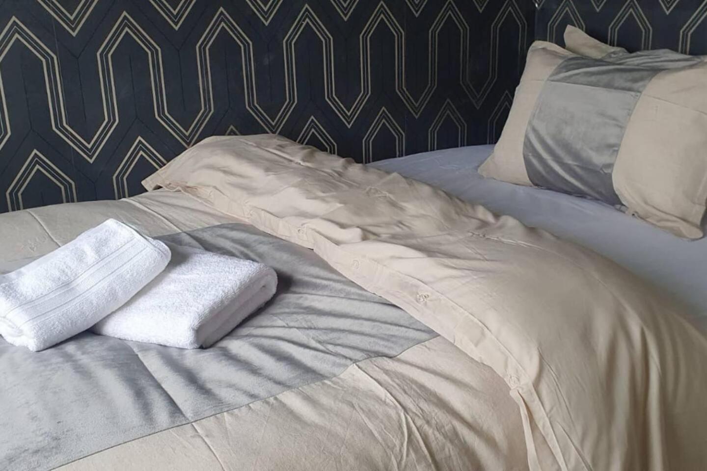 Lovely Contractor Family House London