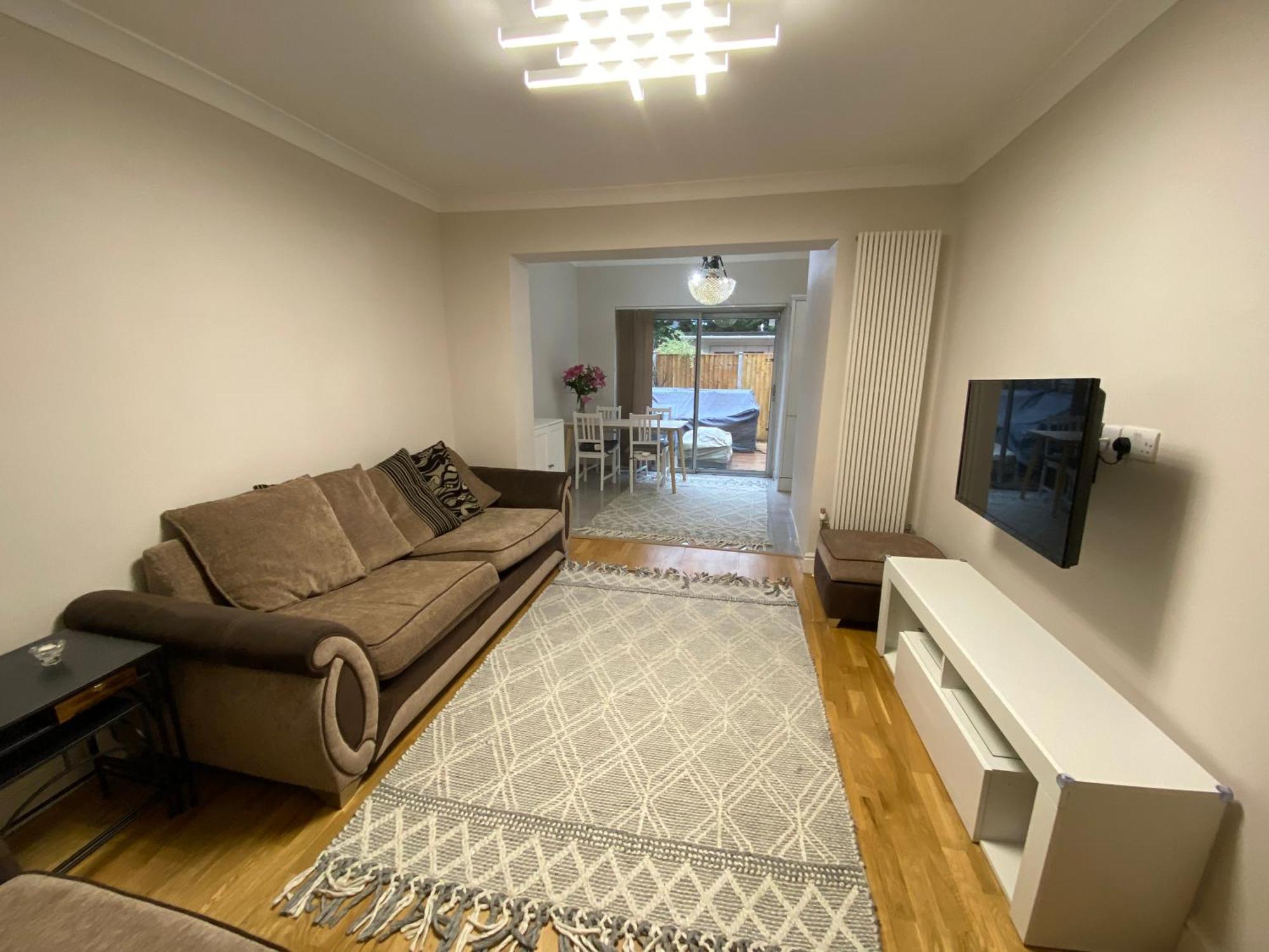Cheviot 2 Bed * London