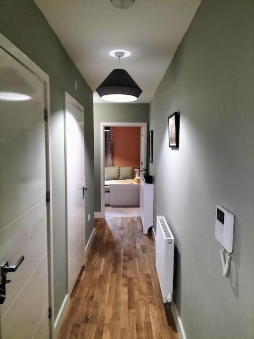 Appartement Spacious 2-bedroom In Location, Modern Amenities, Walking Distance To Attractions Londen