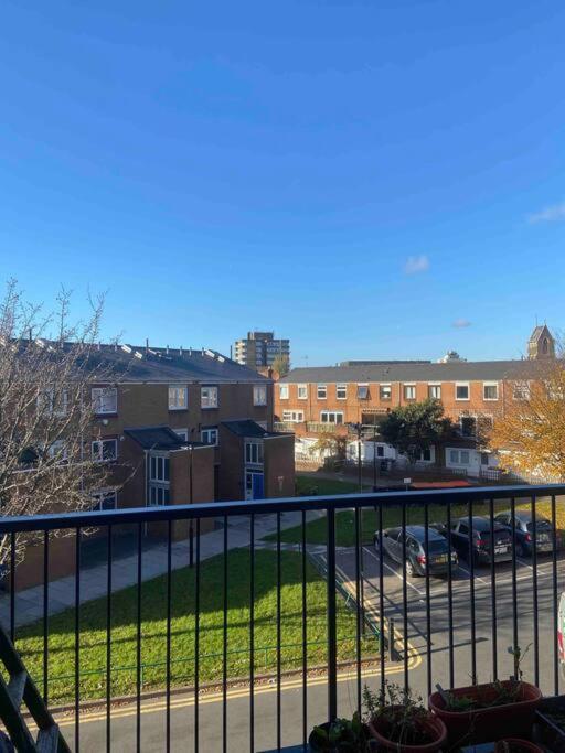 Spacious 2-bedroom In Location, Modern Amenities, Walking Distance To Attractions Appartement *