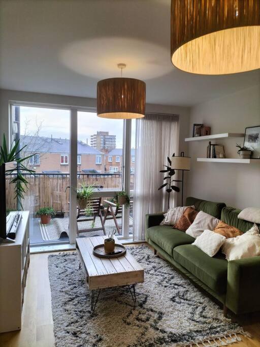 Spacious 2-bedroom In Location, Modern Amenities, Walking Distance To Attractions Appartement