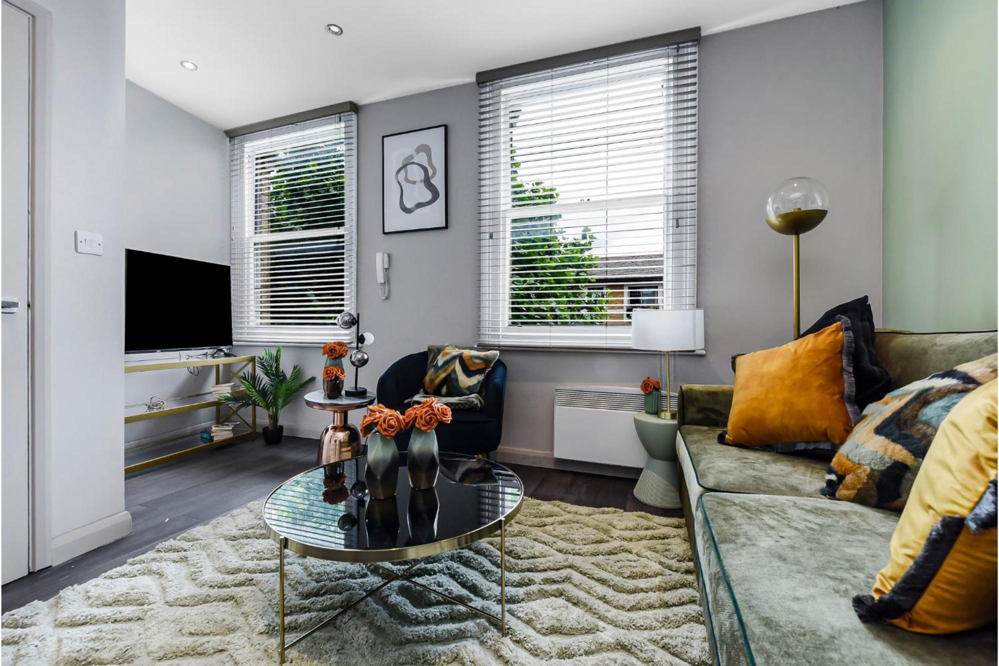 Apartment Newly Renovated 1 Bdr Flat - Location London