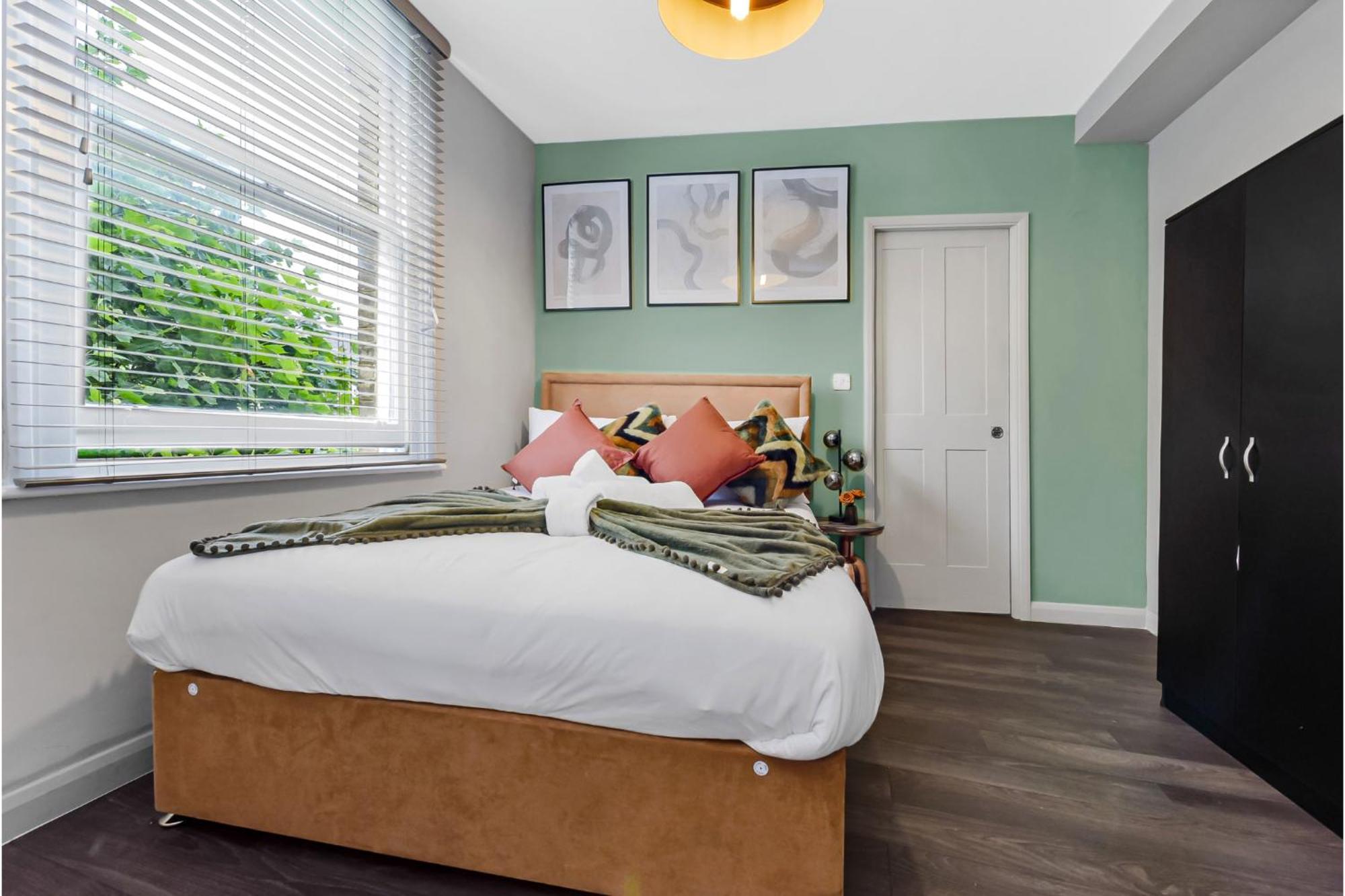 Newly Renovated 1 Bdr Flat - Location Apartment