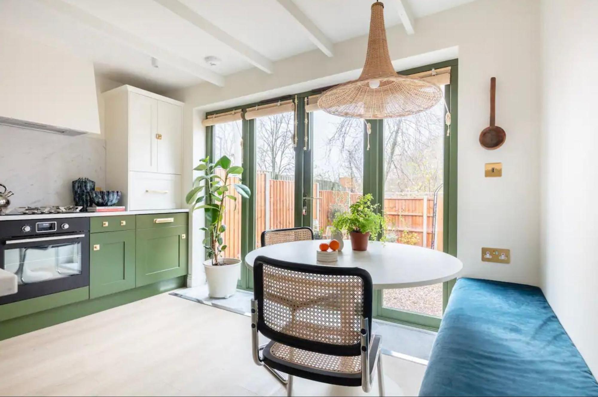 Spring Cosy 2-bed With Free Parking Feriehus London