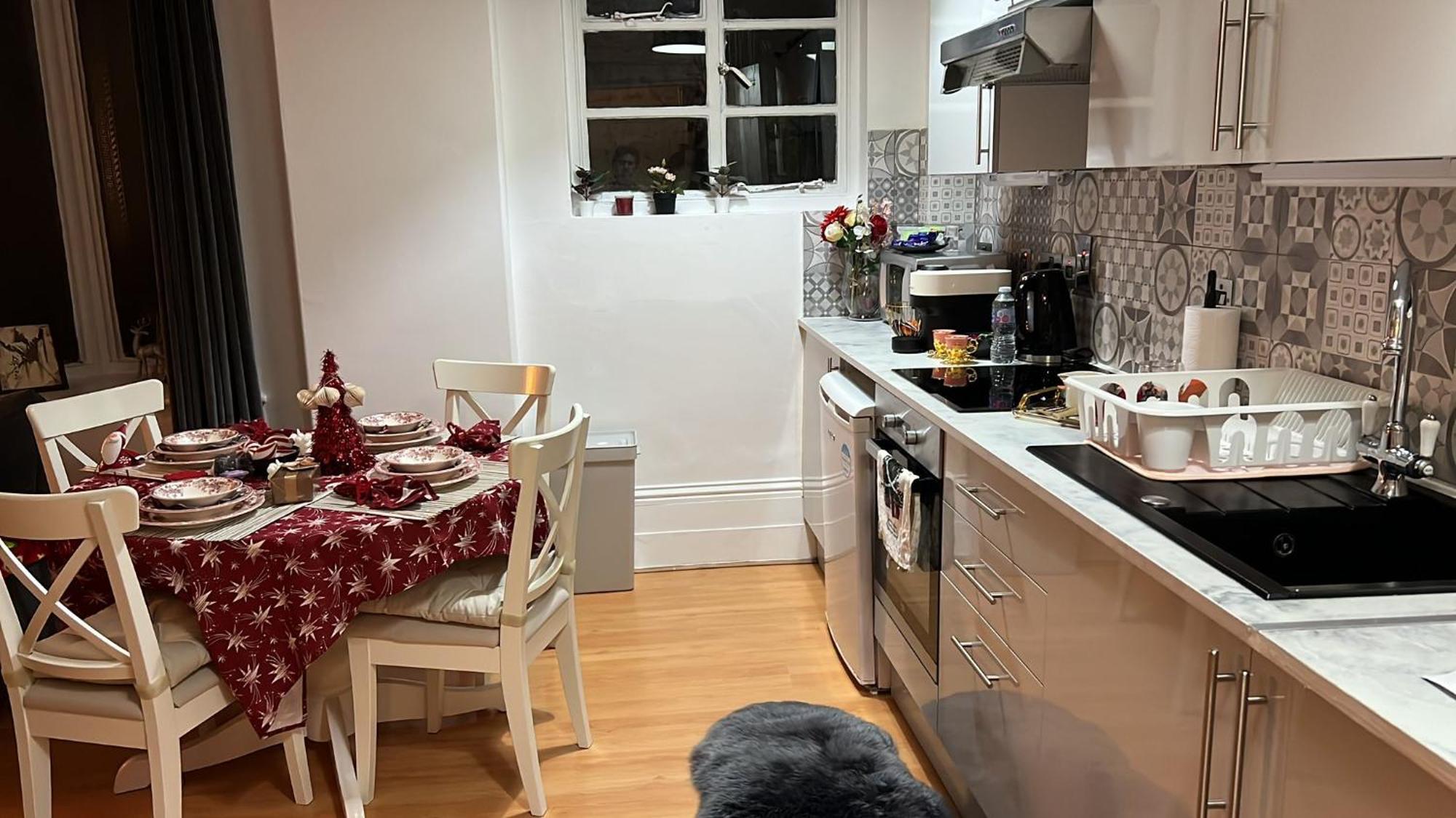 Stylish Flat In Prime Location Near Hyde Park Apartment London