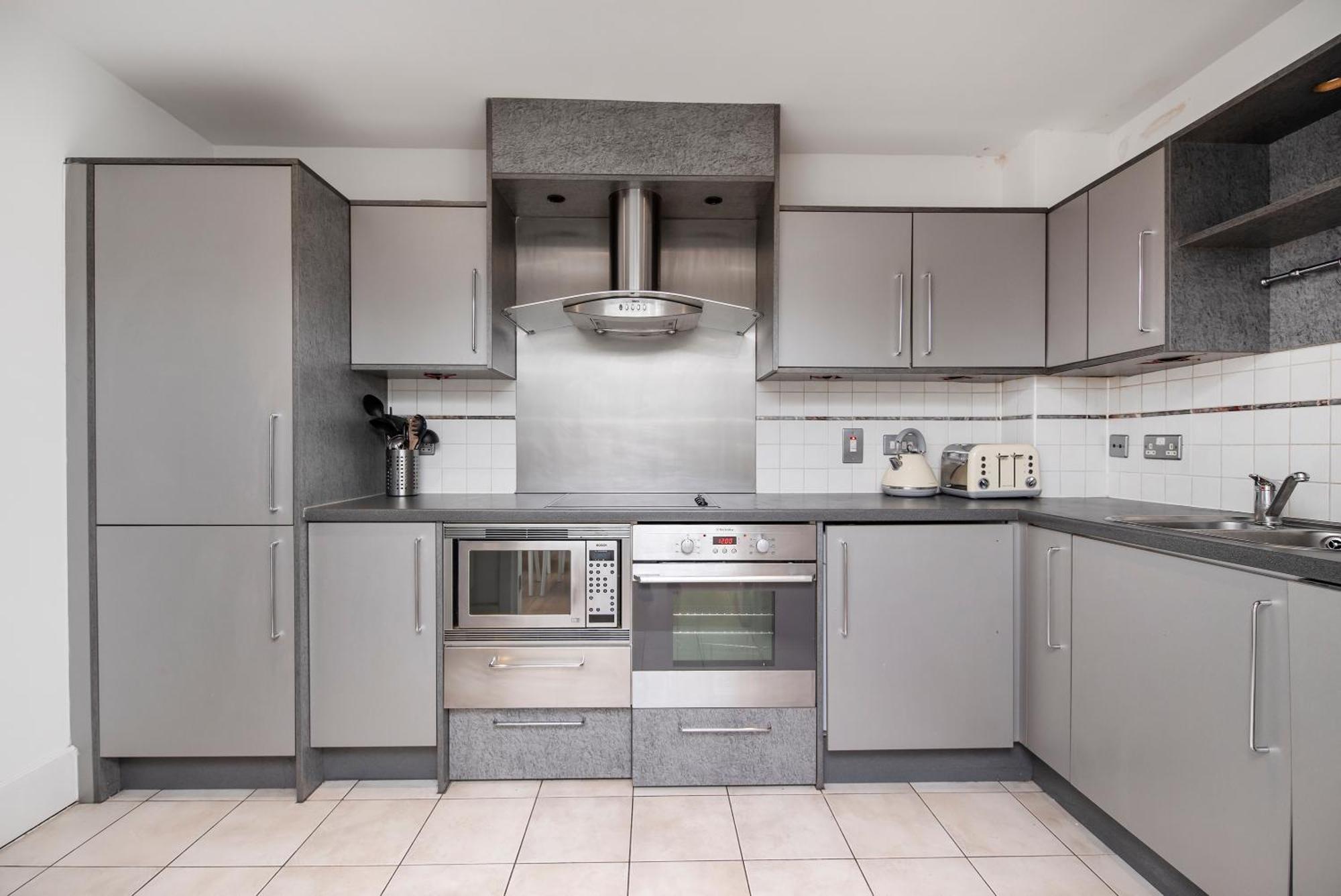 2 Bed 2 Bath Close To Big Ben Apartment